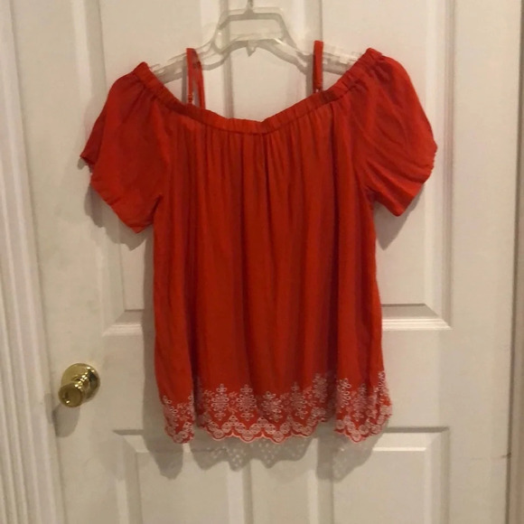 Old navy top - Picture 1 of 3